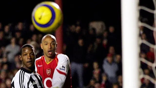 Titus Bramble dan Thierry Henry