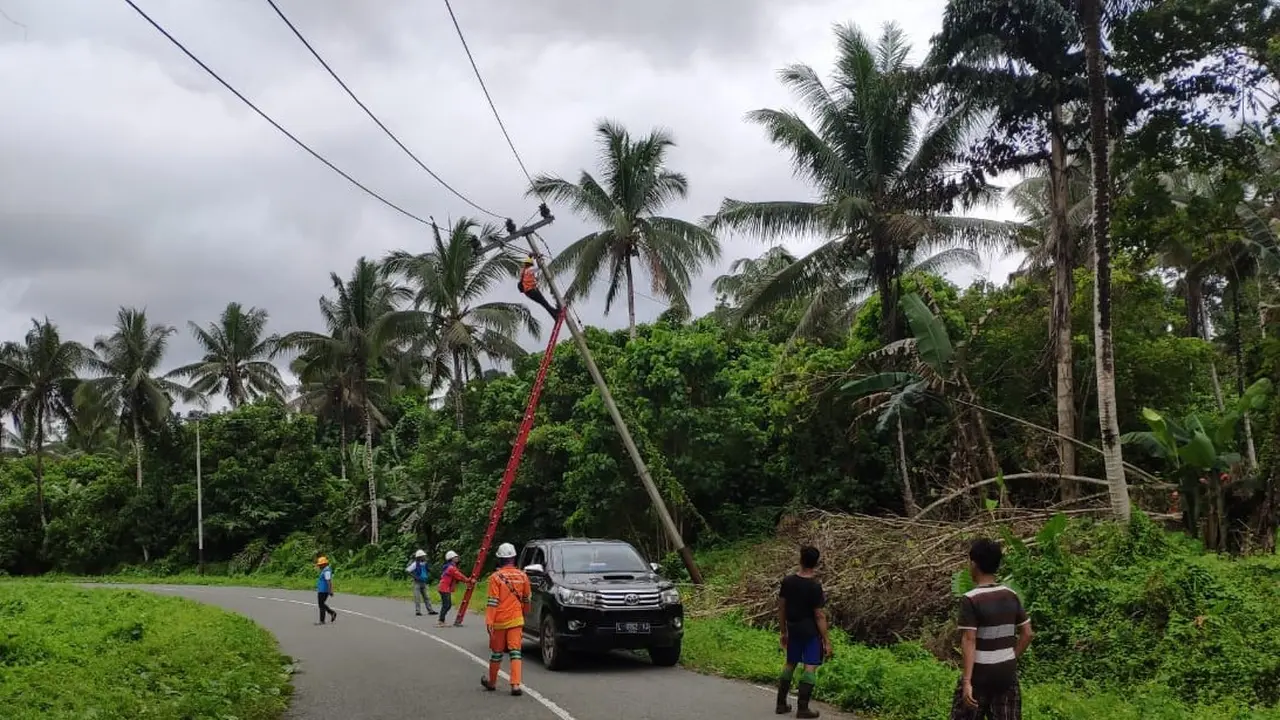 pemulihan listrik pasca gempa halmahera.