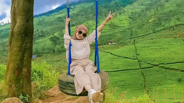 Pengunjung saat berada di Gunung Cilik Kaliurip di Wonosobo