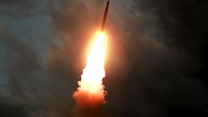 Rudal jarak pendek Korea Utara diluncurkan pada 31 Juli 2019 (AFP Photo)