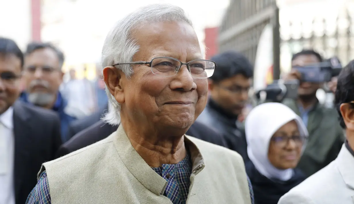 Kesepakatan itu diambil sehari setelah Perdana Menteri Sheikh Hasina mundur dan kabur ke India, menyusul protes yang dipimpin mahasiswa selama berminggu-minggu berubah menjadi kerusuhan yang mematikan. (AP Photo/Mahmud Hossain Opu, File)