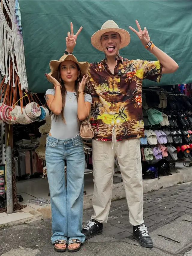 Potret Aisar Khaled Berfoto Bareng Jennifer Coppen (credit: instagram/aisar_khaledd).