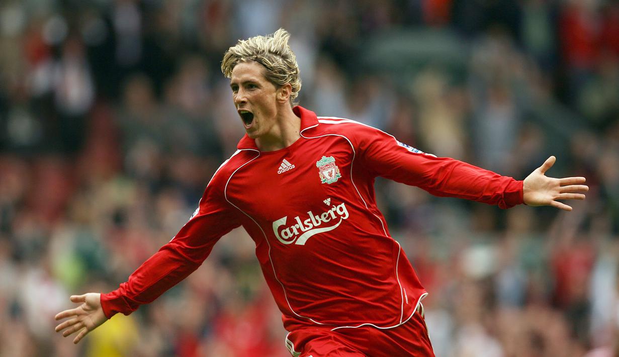 Fernando Torres - Torres mencatatkan masa keemasnya saat bersama Liverpool. Bergabung Liverpool pada 2017, Torres langsung menjadi pencetak gol terbanyak klub di musim pertamanya dan menempatkannya di posisi kelima daftar pencetak gol terbanyak tim di Liga Inggris. (AFP/Paul Ellis)
