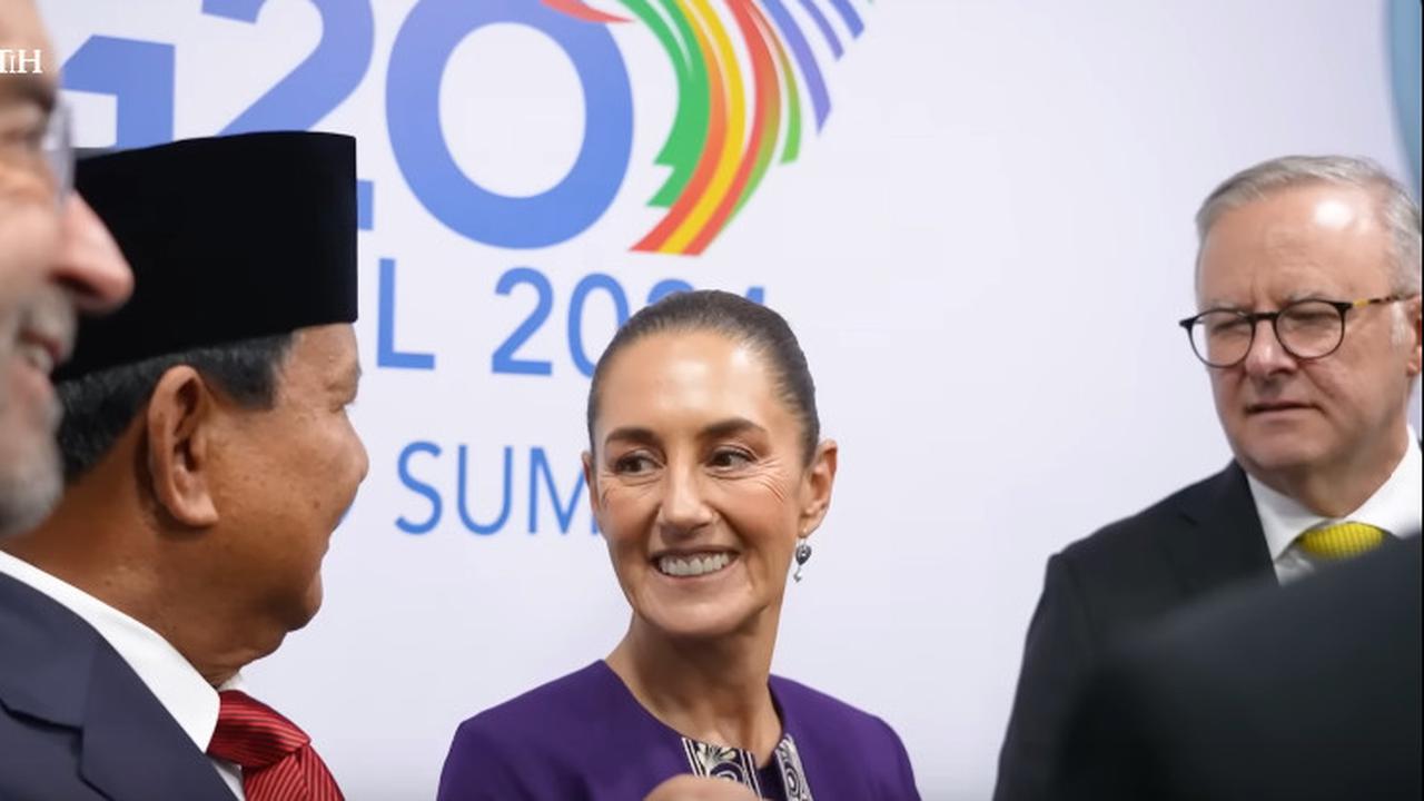 Kepalkan Tangan Prabowo Teriak 'Viva Zapata' Depan Sosok Cantik Presiden Wanita Pertama Meksiko, Apa Artinya?