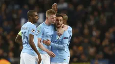 Para pemain Manchester City merayakan kemenangan atas Napoli pada laga Liga Champions di Stadion Etihad, Selasa (17/10/2017). Manchester City menang 2-1 atas Napoli. (AP/Dave Thompson)