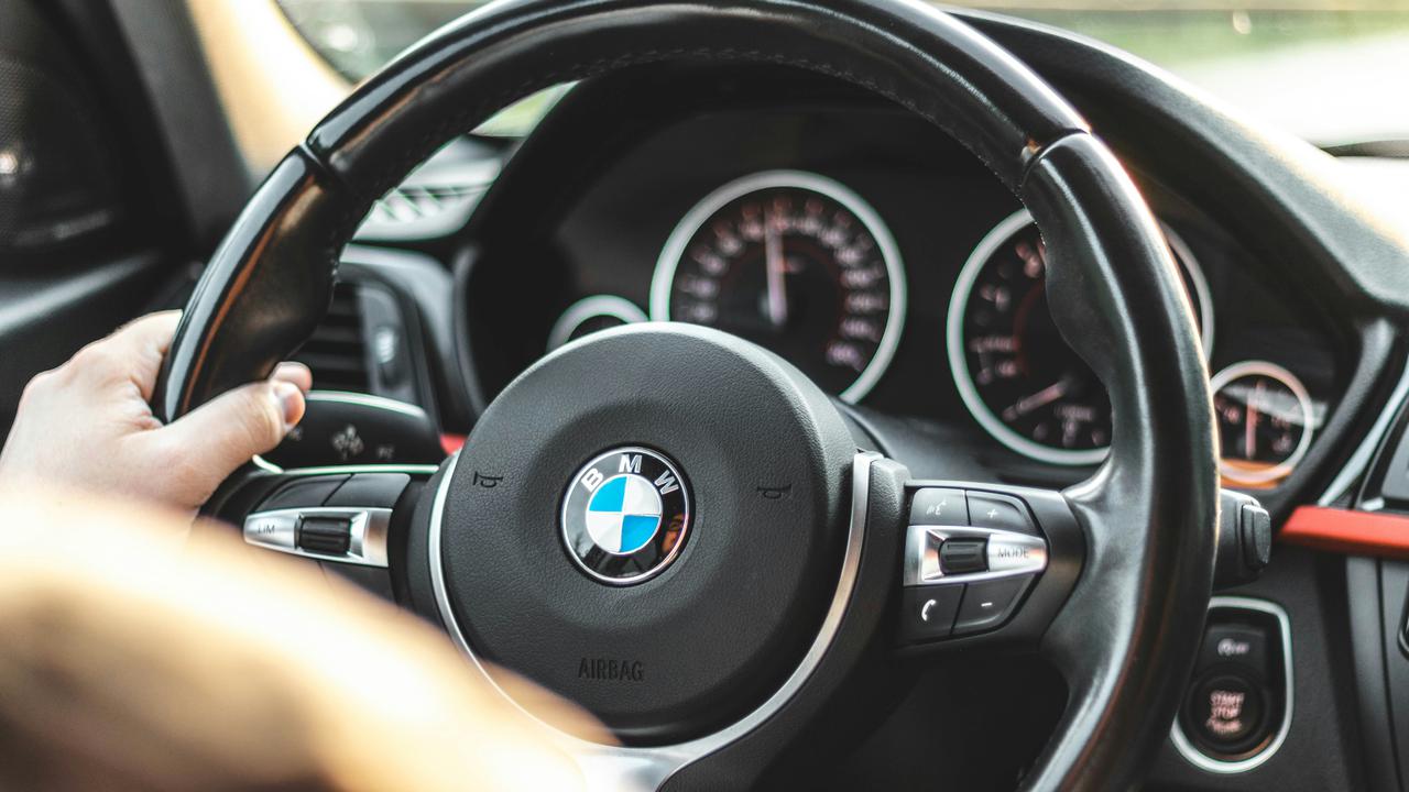 7 Arti Mimpi Nyetir Mobil, Punya Makna Mendalam - Bisa Jadi Petunjuk Hidup