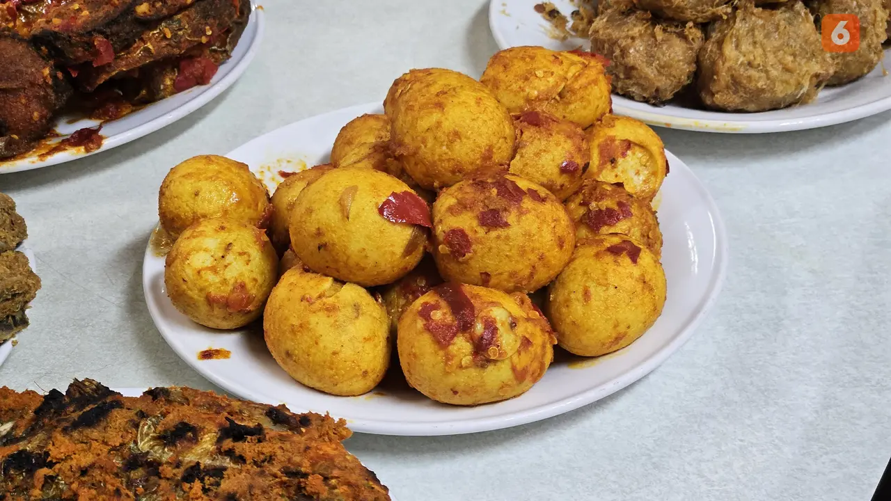 Telur di Rumah Makan Padang (Foto: Aditya Eka Prawira/Liputan6.com)