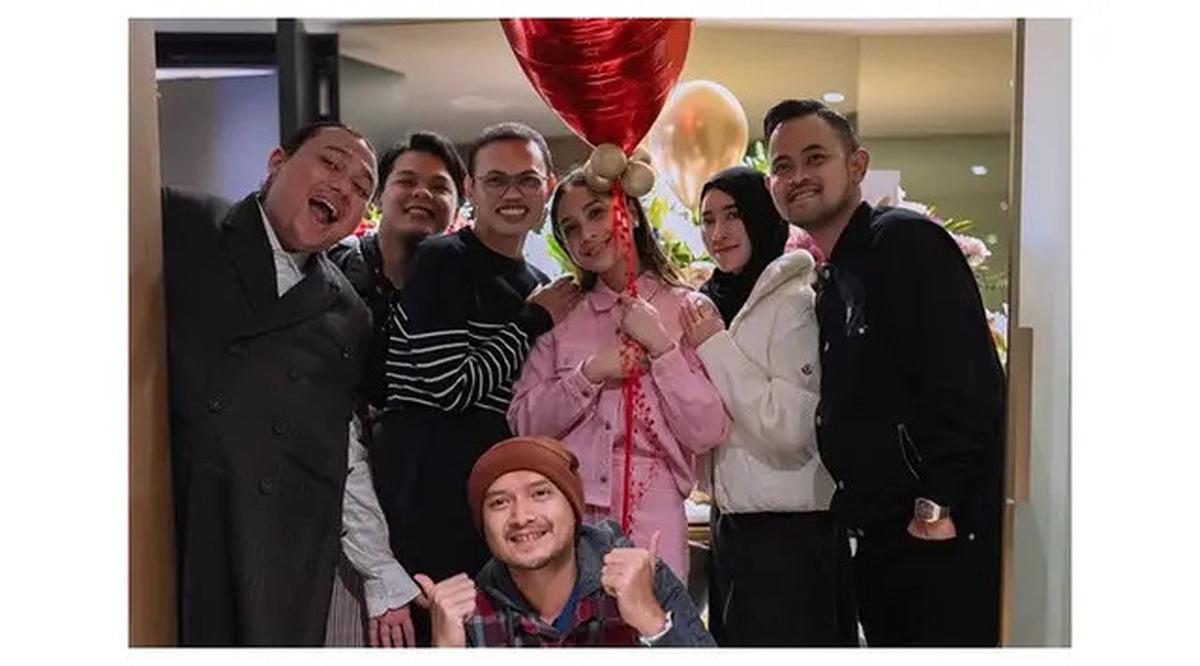 6 Potret Beda Kejutan Ultah Raffi Ahmad dan Nagita, Rayakan di Negara Berbeda
