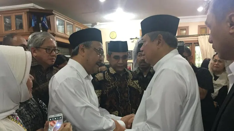 Calon duta besar (ambasador-designate) Malaysia untuk Indonesia, Zainal Abidin Bakar bertemu Presiden ke-6 RI, Susilo Bambang Yudhoyono di Cikeas, Minggu 2 Juni 2019 (Kedutaan Besar Malaysia, Jakarta)