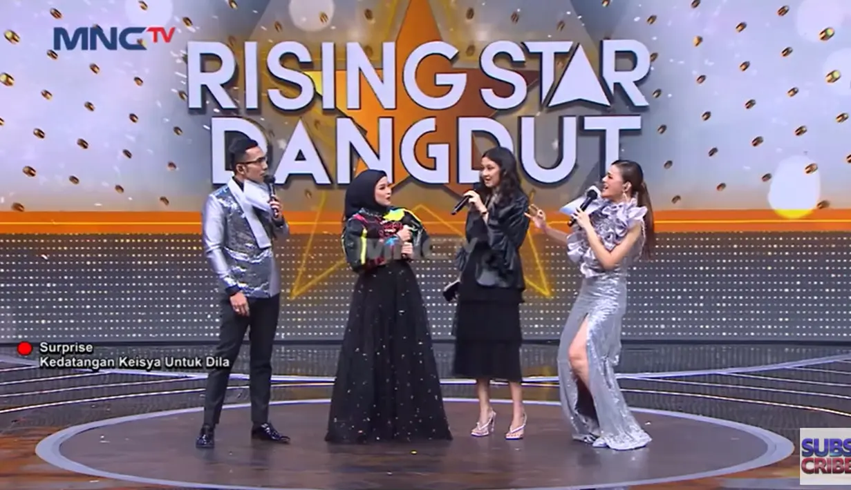Astrid Tiar saat menirukan nada tinggi lagu milik Keisya "Tak Ingin Usai". Astrid bernyanyi dengan nada sumbang (Foto: YouTube/ Rising Star Dangdut)