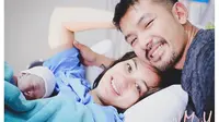 Atiqah Hasiholan memilih persalinan normal untuk melahirkan anak pertamanya [foto: instagram.com/birth.imwithu]