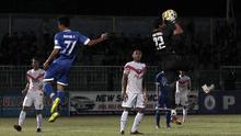 Kiper Persis, Agung Prasetyo, di semifinal Piala Polda Jateng 2015 versus PSCS (Bola.com/Vincentius Sawarno)