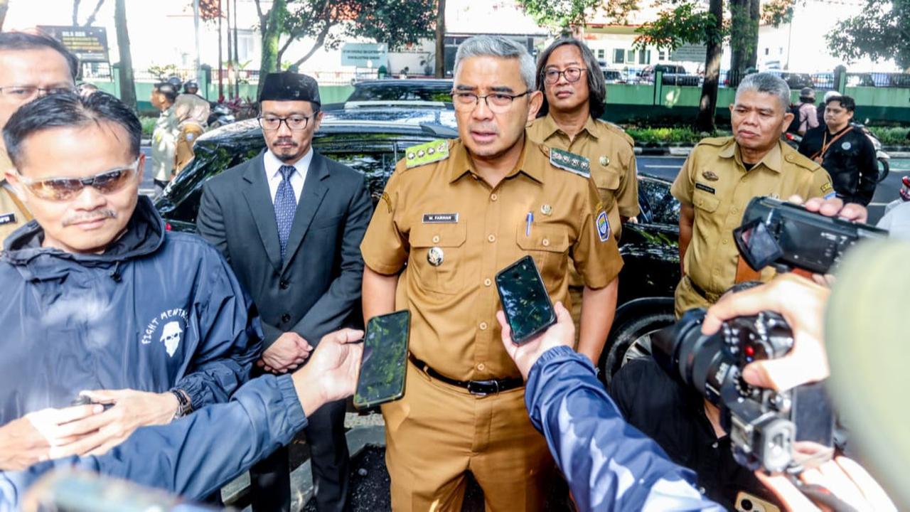 Wali Kota Farhan Buka Suara Soal Viral Bagi-Bagi Bir Gratis di Acara Lari Bandung