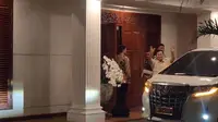 Ketum Partai Gerindra sekaligus Capres nomor urut 2 Prabowo Subianto hanya tersenyum kepada awak media saat hendak diminta tanggapan terkait putusan MK soal gugatan Pilpres 2024. (Merdeka.com)