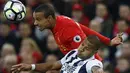 Kondisi engkel Joel Matip terus dipantau tim medis Liverpool. (Reuters/Phil Noble)
