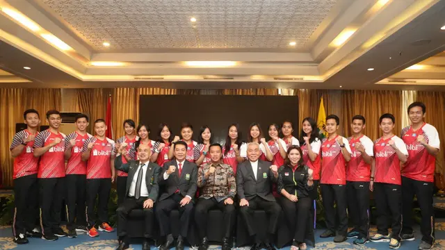 Imam Nahrawi bersama Tim Bulutangkis Indonesia untuk Piala Thomas dan Piala Uber 2018