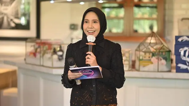 Tampil Jadi MC, Ini 5 Potret Nadya Arifta Mantan Kekasih Kaesang Dimakeup MUA Bikin Pangling