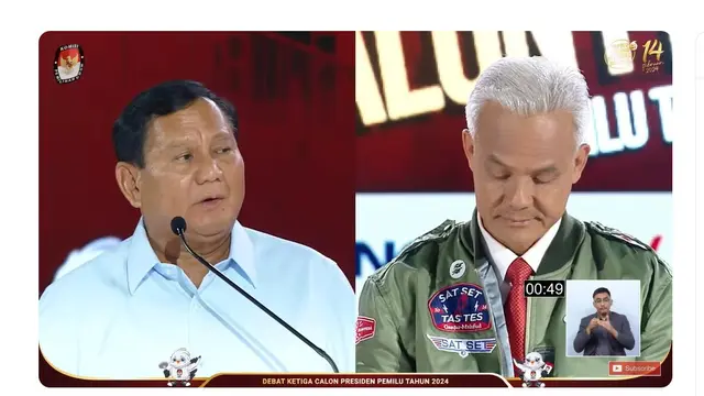 Calon presiden nomor urut 3 Ganjar Pranowo dan capres nomor urut 2 Prabowo Subianto saat debat capres ketiga yang digelar KPU pada Minggu (7/1/2024) di Istora, Senayan, Jakarta.