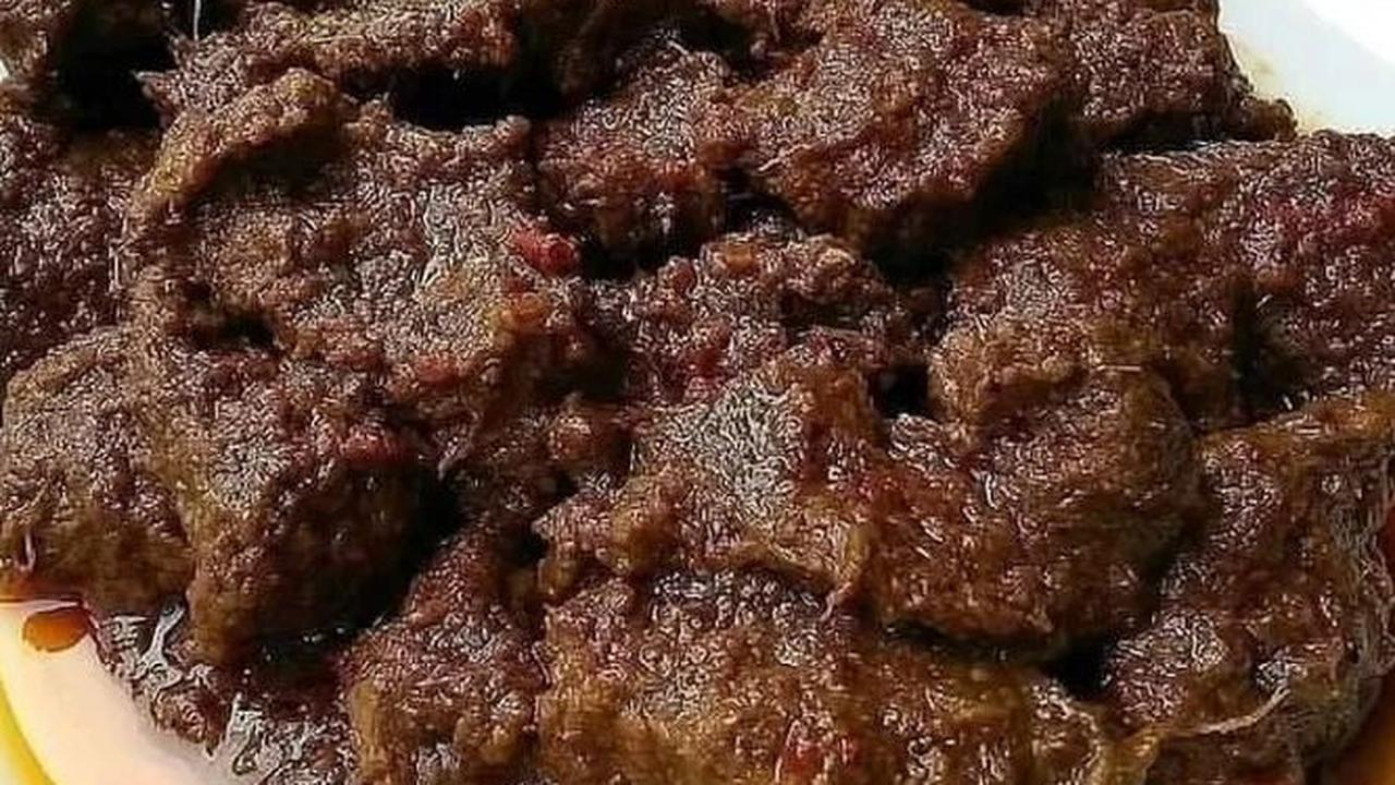 <b>1. Rendang Daging Sapi</b>