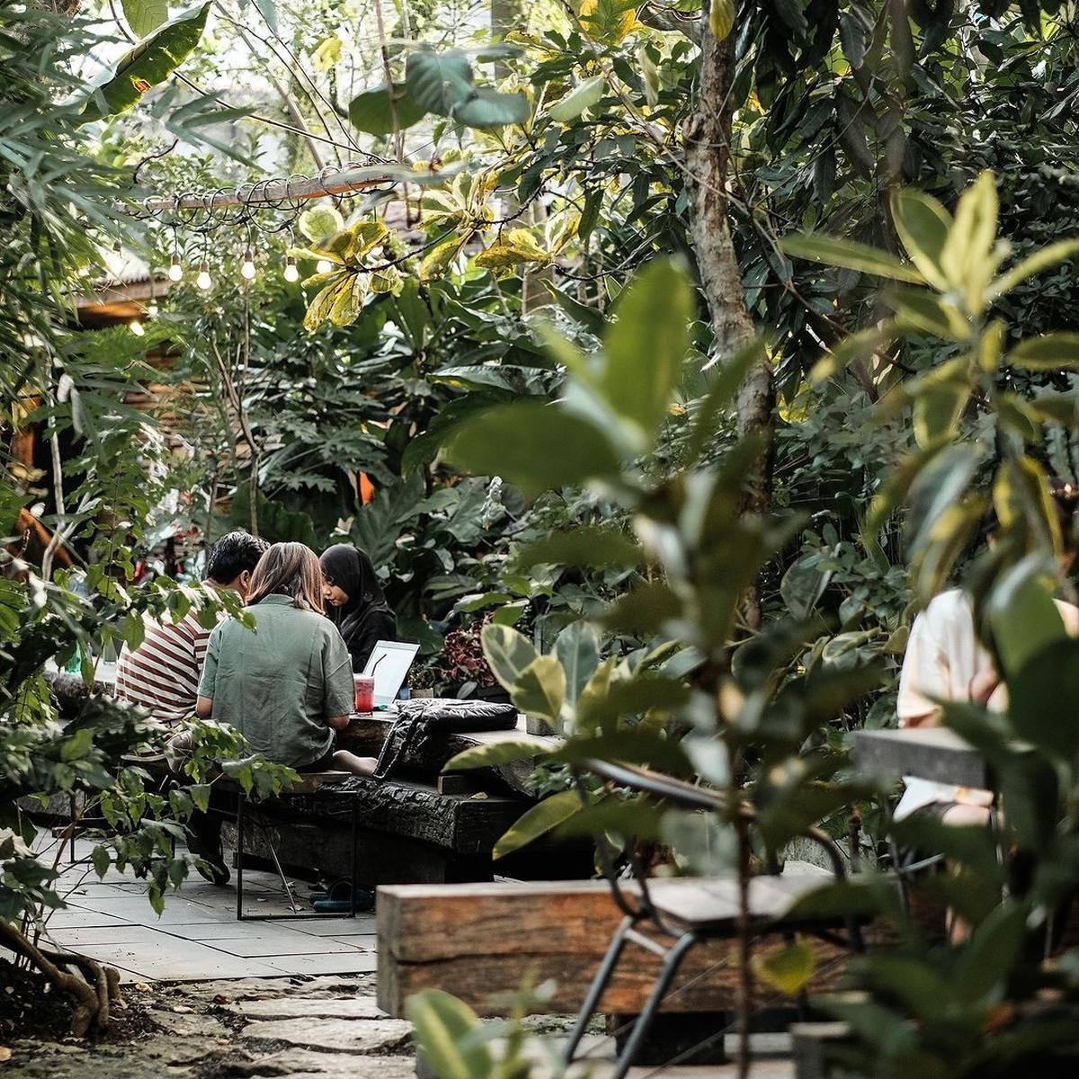 13 Tempat Makan Estetik di Malang