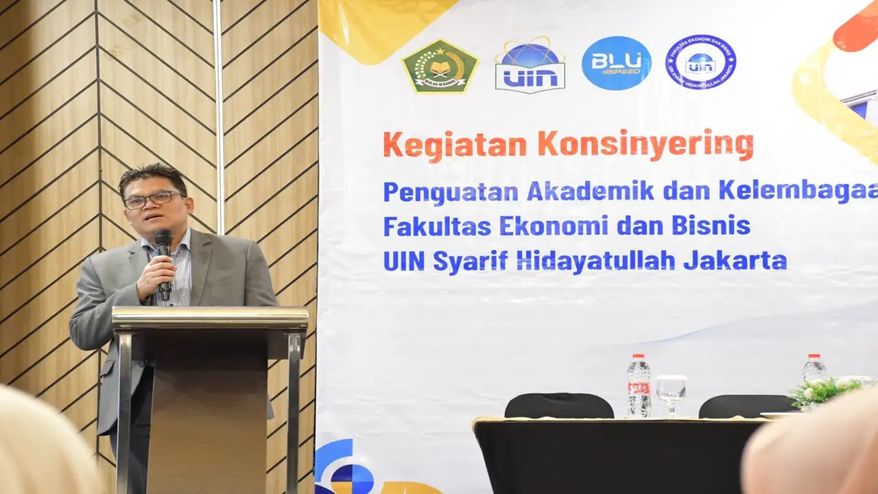 Rektor Universitas Islam Negeri (UIN) Syarif Hidayatullah Jakarta, Prof Asep Saepudin Jahar, membuka kegiatan Konsinyering Penguatan Akademik dan Kelembagaan Fakultas Ekonomi dan Bisnis (FEB). (Istimewa)