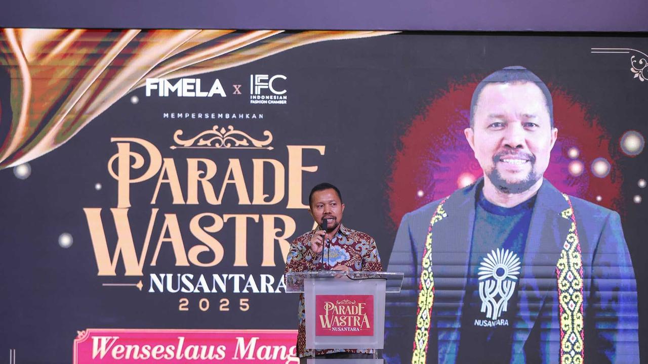 FOTO: Parade Wastra Nusantara 2025,  Keanggunan Kain Tradisi Menyapa Keseharian