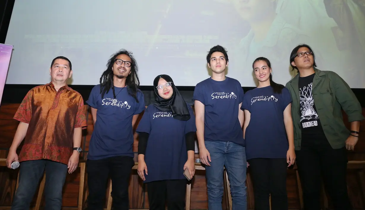 Film garapan sutradara Indra Gunawan produksi Virgo Putra Film tersebut, menceritakan kisah anak SMA yang baru saja jatuh cinta. Ipang menjadi pengisi OST Serendipity dengan judul lagunya Mau Tahu. (Nurwahyunan/Bintang.com)