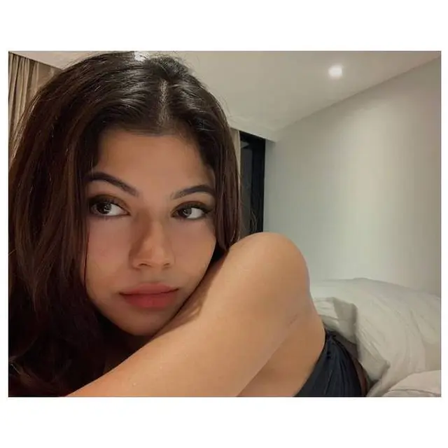 7 Pesona Yoona Gimenez Pemeran Farah Dalam Sinetron Naluri Hati