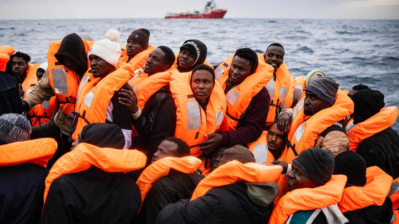 FOTO: Detik Detik Penyelamatan Migran di Laut Lepas Libya
