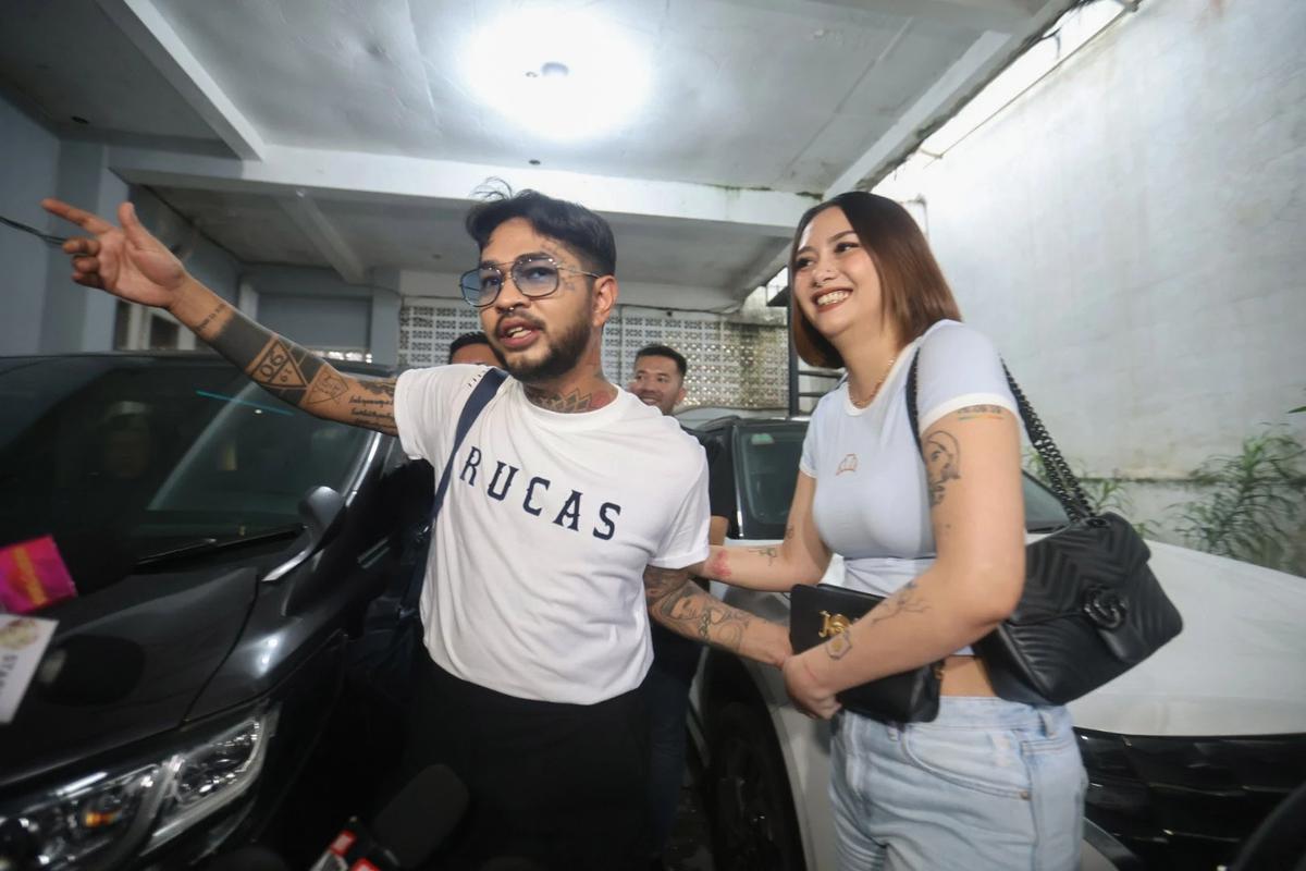 FOTO: Onadio Leonardo Resmi Bebas Usai Jalani Rehabilitasi