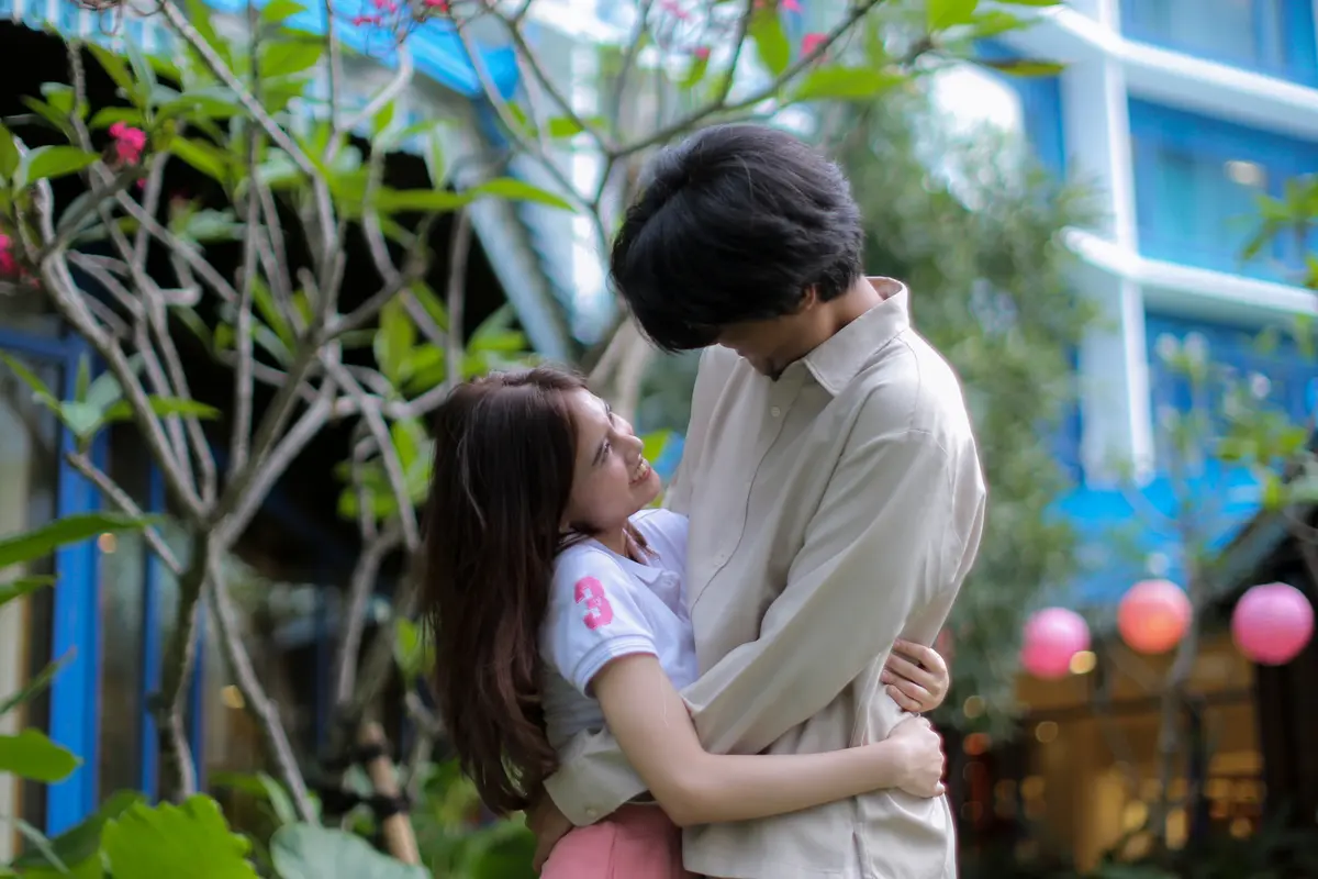 couple februari hubungan romantis