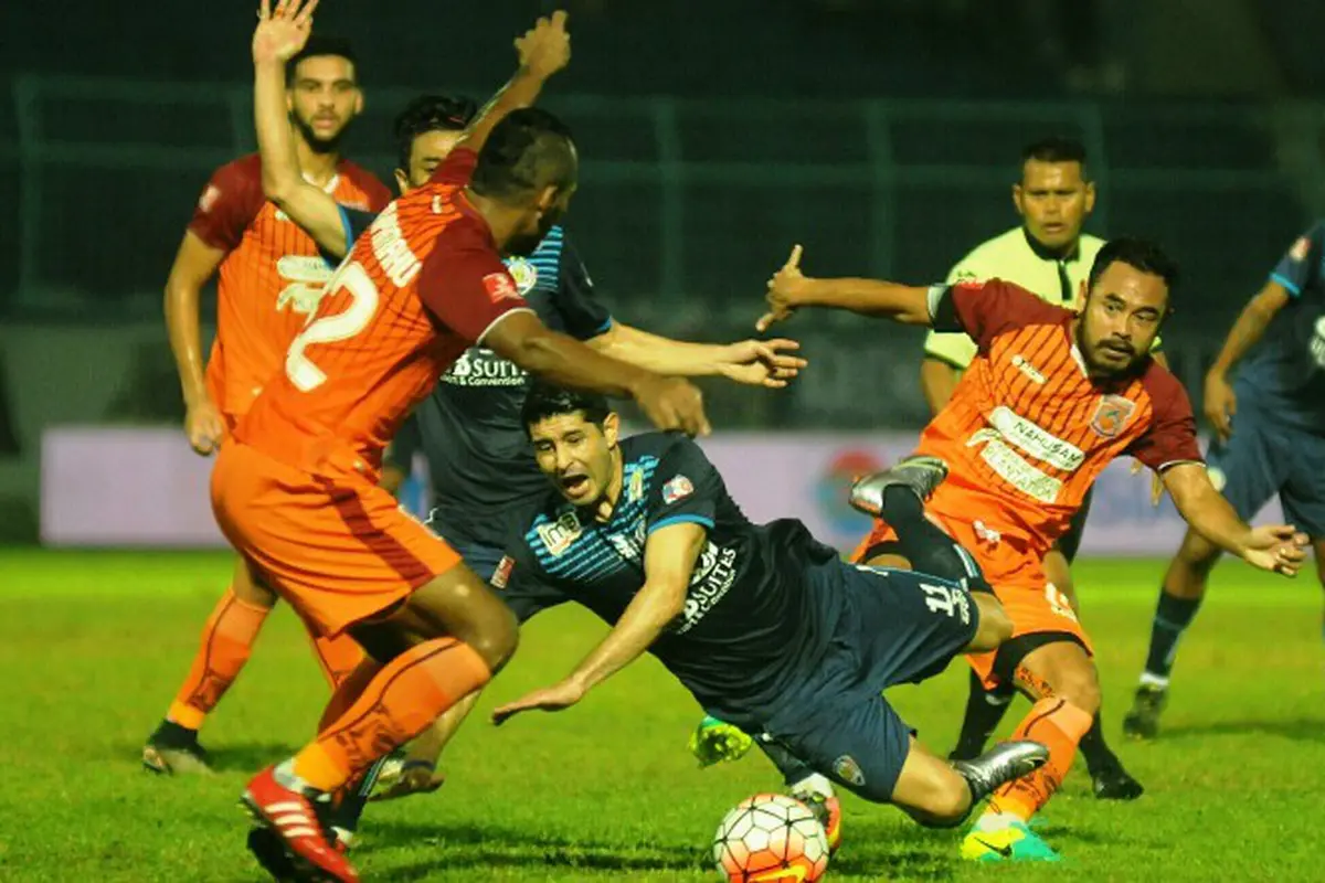 Arema vs Borneo FC