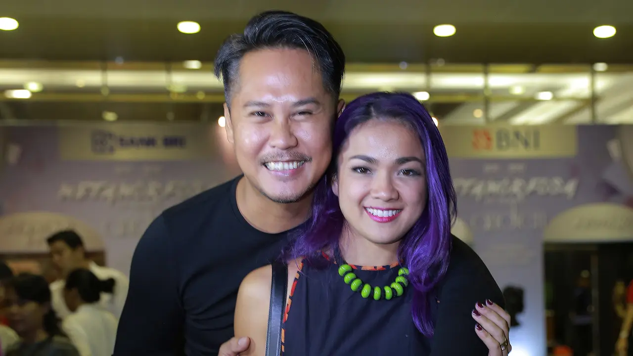 [Bintang] Nirina  Zubir dan Ernest Syarif
