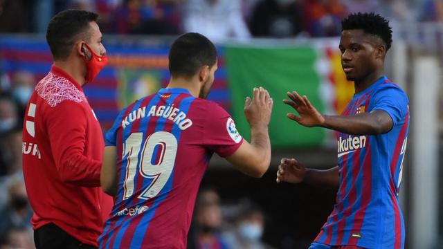 Foto: Dua Debutan Cetak Gol, Laga El Clasico Jilid Satu Musim 2021 / 2022 Jadi Milik Real Madrid usai Bungkam Barcelona 2-1