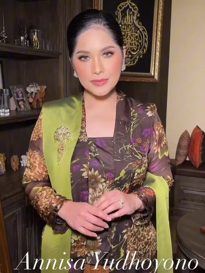 Potret Tampilan Annisa Pohan Hadiri HUT Bhayangkara ke-79, Anggun Berkebaya Floral