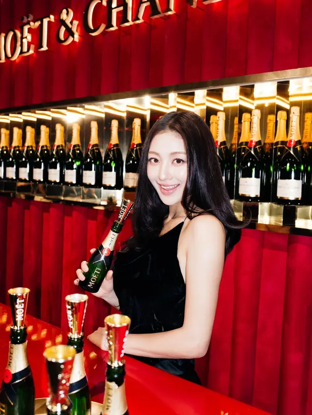 Bikin Terkejut, Jihyo TWICE Hadir Tanpa Pemberitahuan di Golden Globe Awards 2026 dengan Sheer Dress Rp50 Jutaan