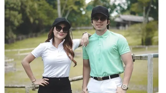 6 Momen Aurel Hermansyah dan Atta Halilintar Siap Berkuda, Pakai Pakaian Khusus