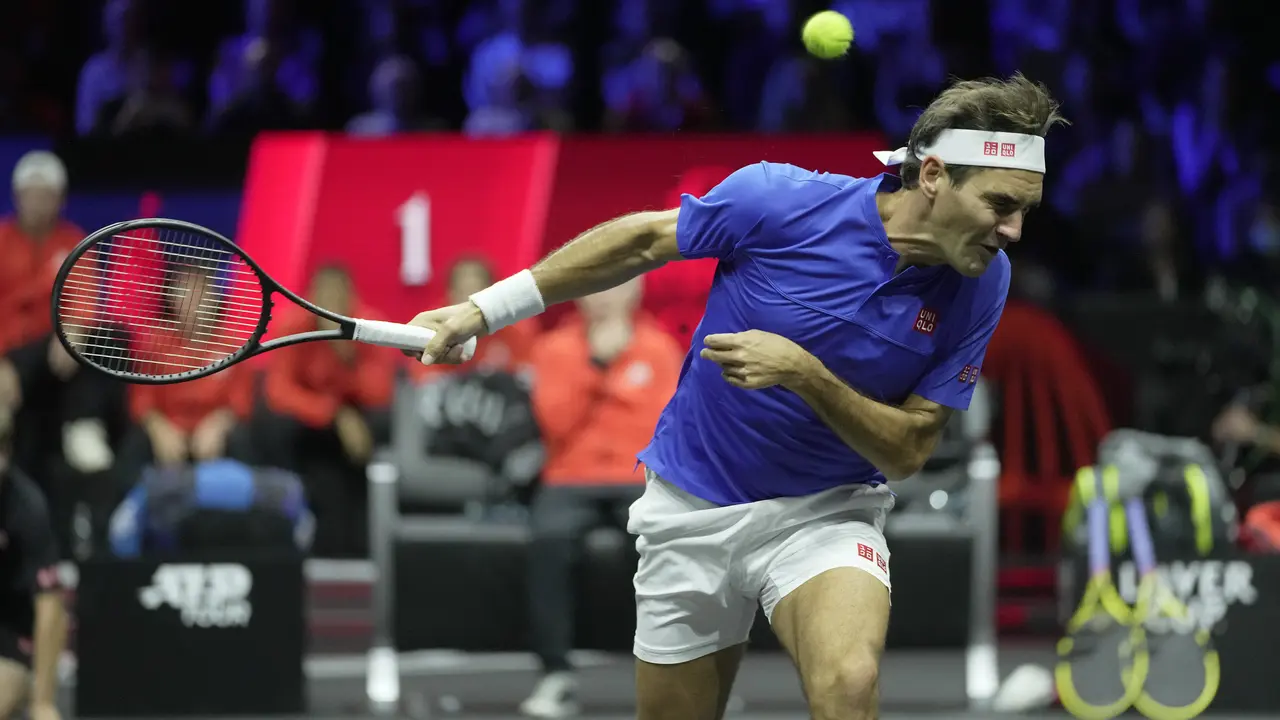 Roger Federer Menangis saat Pensiun dari Dunia Tenis