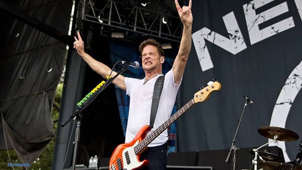 jason-newsted-130722b.jpg