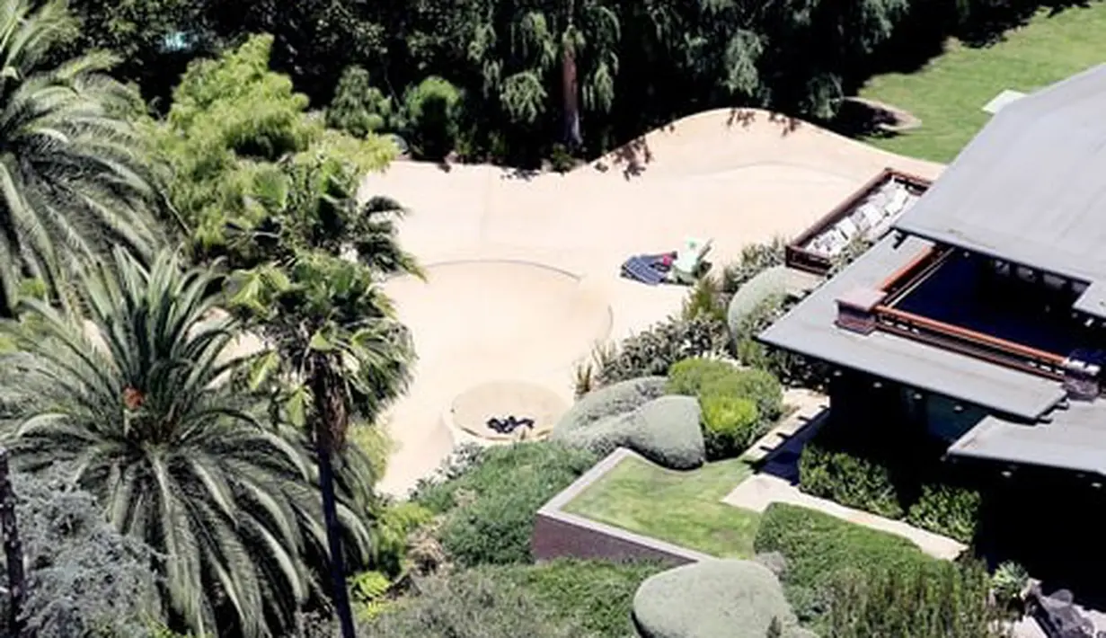 Nominal kekayaan pasangan Brangelina meliputi rumah-rumah mereka di Perancis, Kalifornia, dan New Orleans, serta perhiasan, tabungan, uang tunai dan lainnya. (doc.eonline)