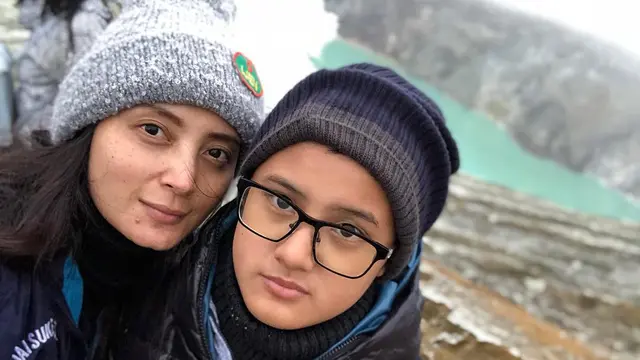 Jarang Terekspos, Ini 6 Momen Kebersamaan Della Puspita dan Anaknya