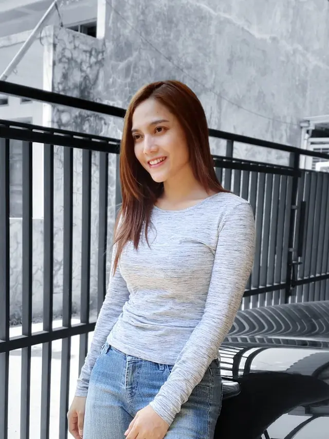 6 Potret Dara Rafika Eks Trio Macan Tanpa Makeup Ini Tetap Memesona