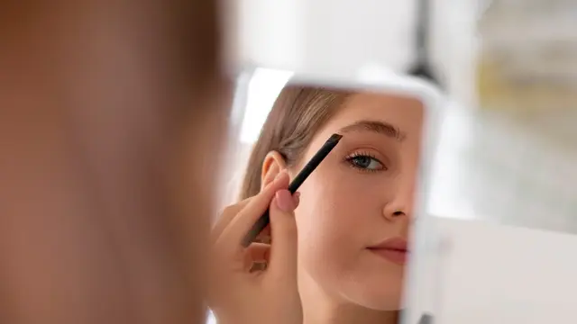 5 Rahasia Makeup Old Money yang Buat Wajah Tampak Classy & Elegan - 2