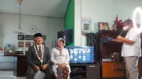 Pernikahan lansia di Malang disiarkan live via Zoom