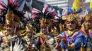Para penari menampilkan tarian Yosakoi saat kegiatan Festival Remo-Yosakoi di Surabay, Minggu, 12 Juli 2026. (AFP/ Juni Kriswanto)