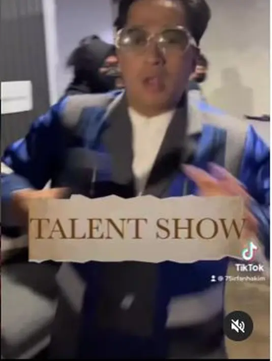 <p>Irfan Hakim, bersama Ramzi, Ruben Onsu, dan Gilang Dirga, tampil di acara Dangdut Academy pada pukul 20.30 WIB. (Foto: Instagram/@irfanhakim75)</p>