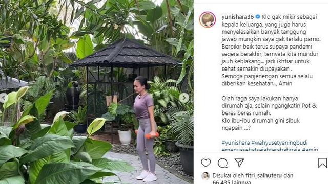 Yuni Shara saat berolahraga