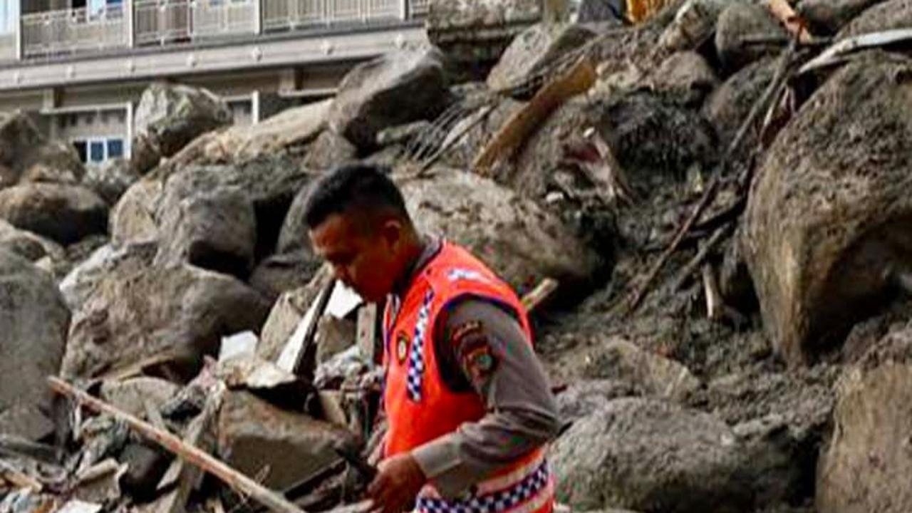 FOTO: Ngerinya Terjangan Longsor di Humbang Hasundutan Sumut, Batu-Batu Besar Sapu Puluhan Rumah