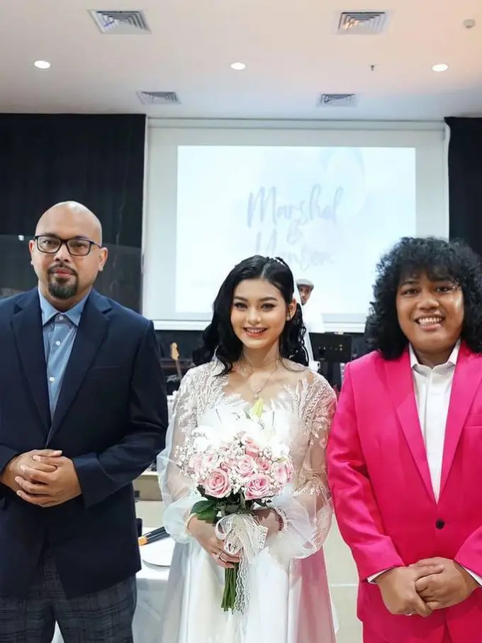 Menikah dengan Cesen Eks JKT48, Ini 6 Potret Marshel Widianto Jadi Suami Siaga