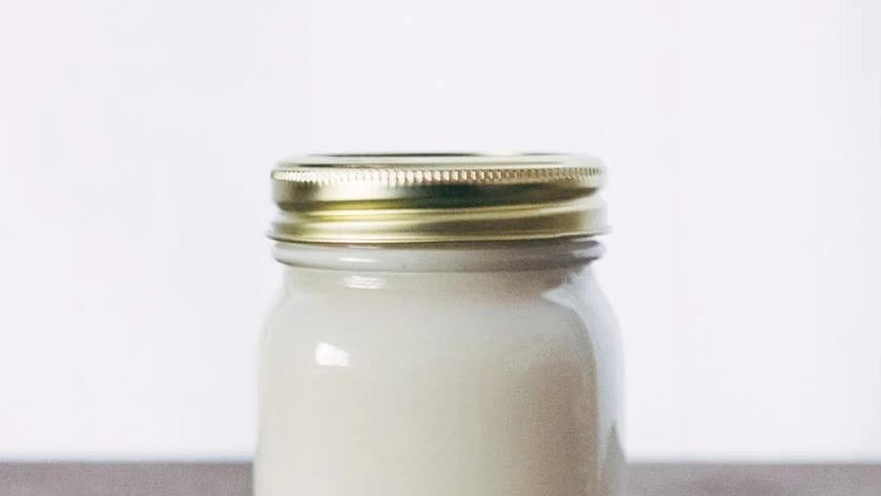 9. Yogurt: Probiotik untuk Kesehatan Kulit